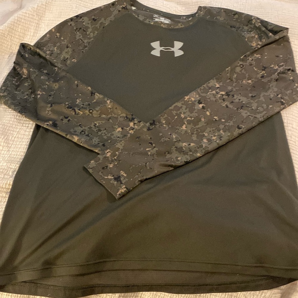 Under Armor fitted camo shirt